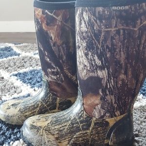 Kids Bogs size 6